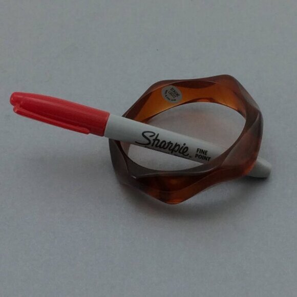 Vintage Genuine Lucite Bangle Bracelet Made in Hong Kong Amber Brown Hue Plastic - Picture 8 of 10